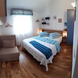 https://apartments-demori.in-istria.net